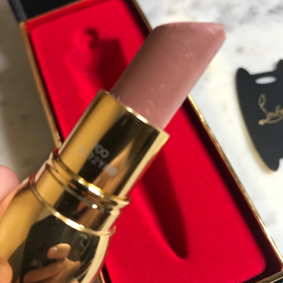 Louboutin lipstick Tutulle 700 - Picture 3 of 3